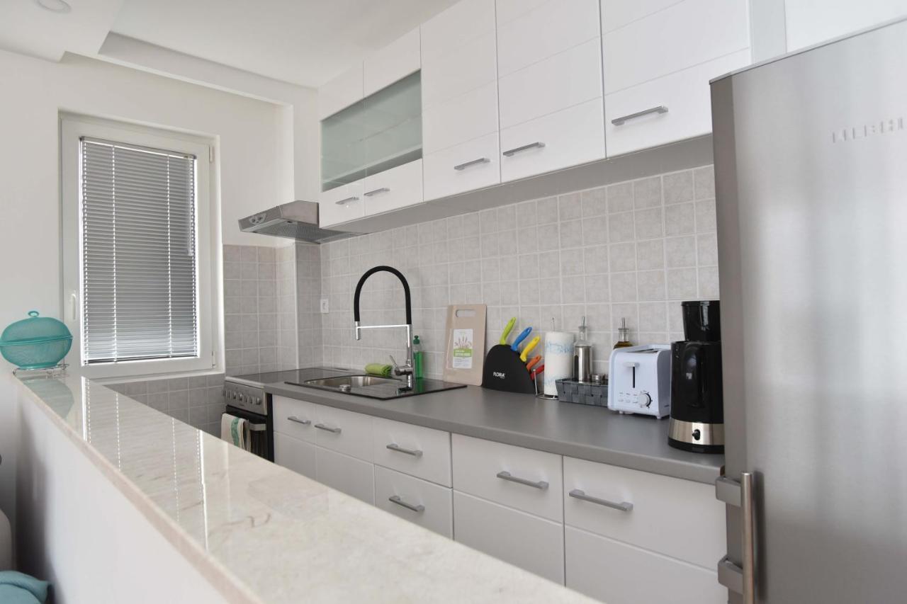 Apartman Amazing View 2 Bedroom With Terrace