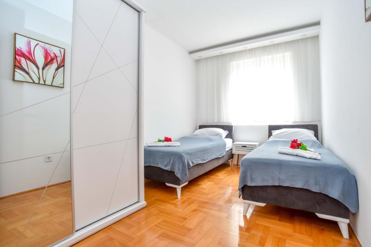 Amazing View 2 Bedroom With Terrace Apartment